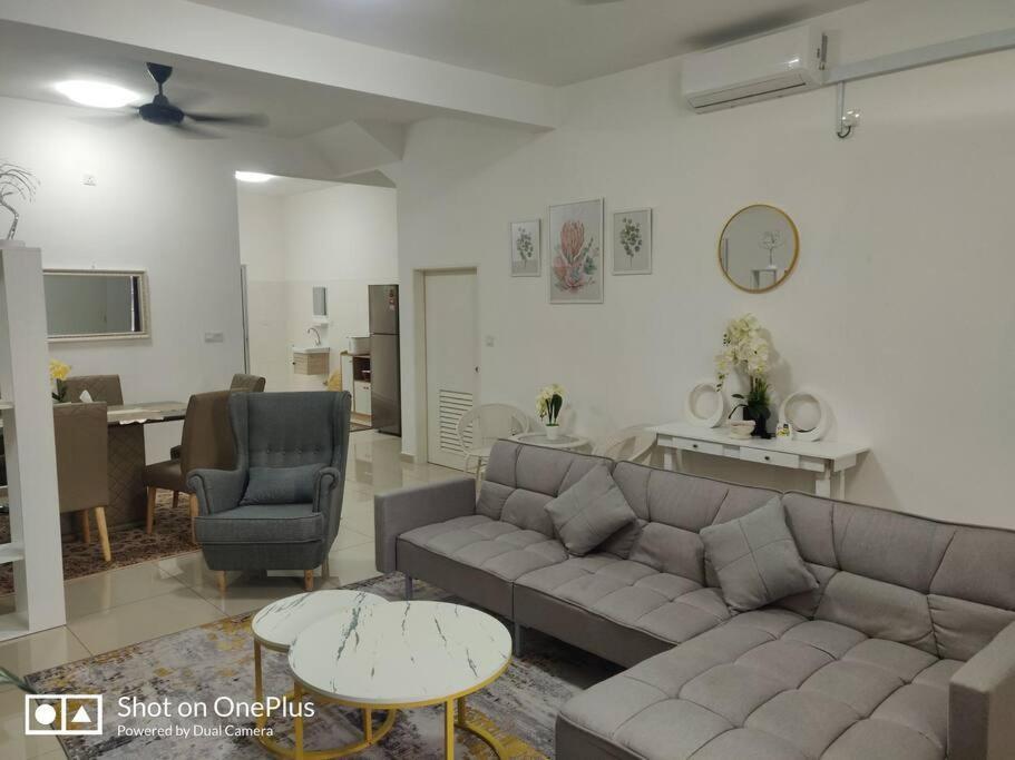 Safiyya Homestay Kluang Exterior foto