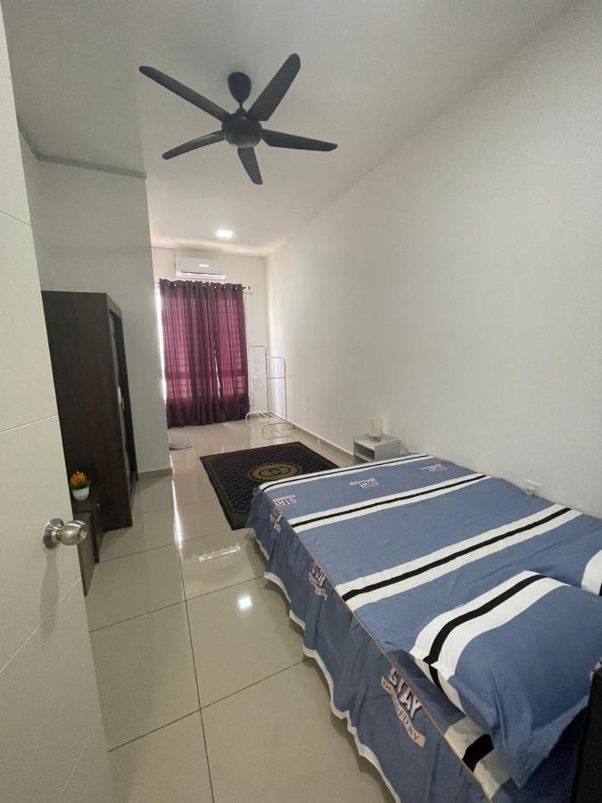Safiyya Homestay Kluang Exterior foto